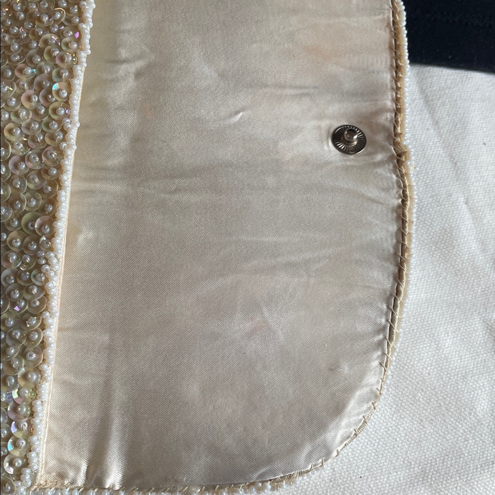 Chic Beaded Clutch in Cream - Picture 4 of 16